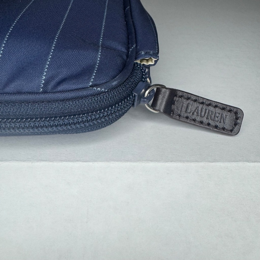 Lauren Ralph Lauren Navy Blue Cosmetic-Travel-Toiletry-Make Up Bag/Case/Nylon - Picture 6 of 6